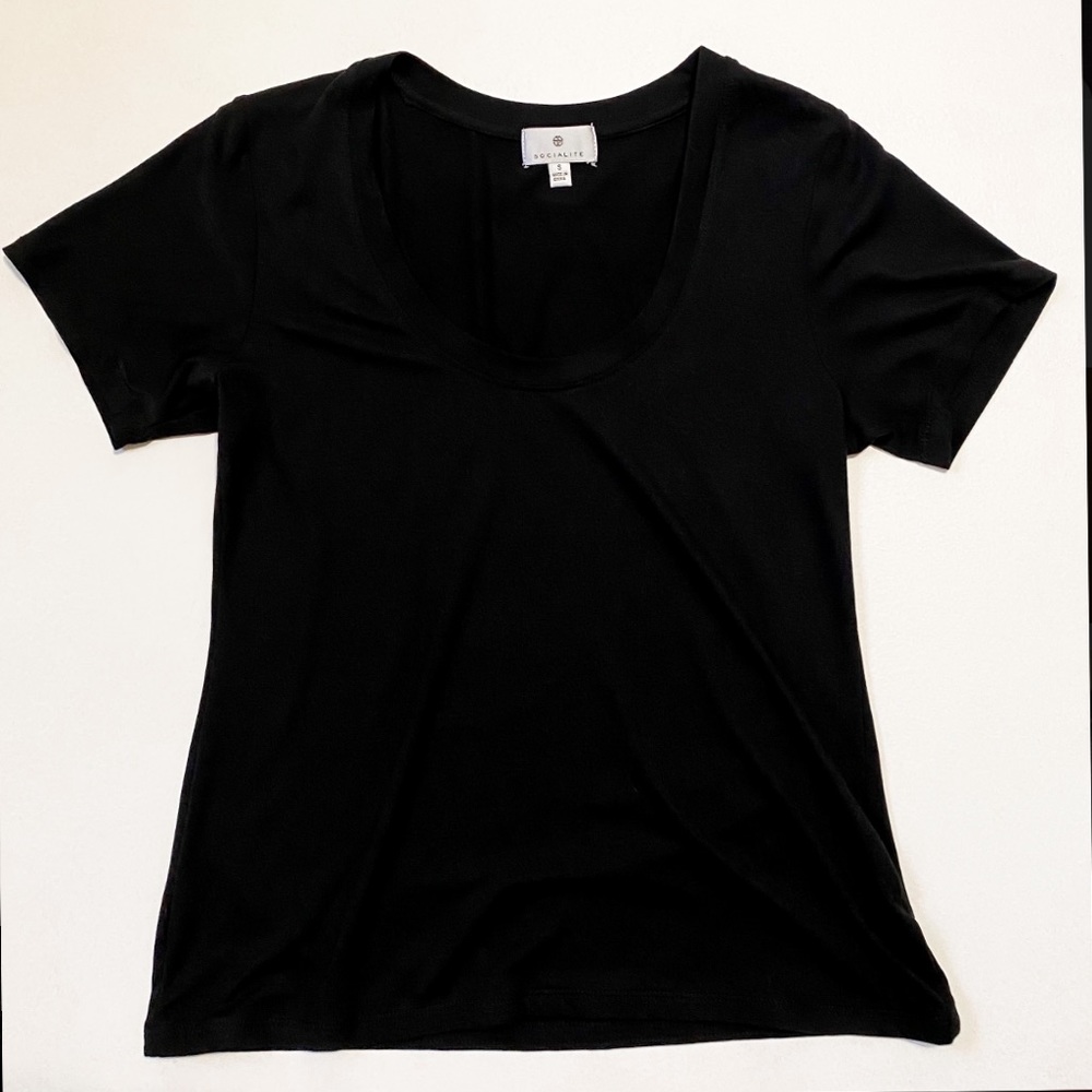 Black tee